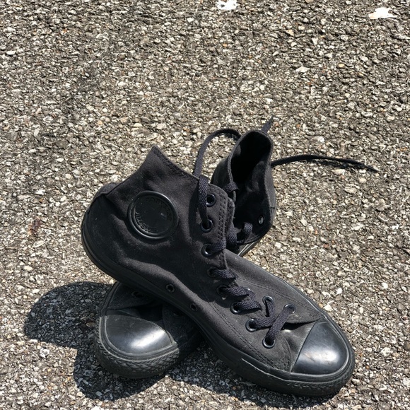 black chucks shoes